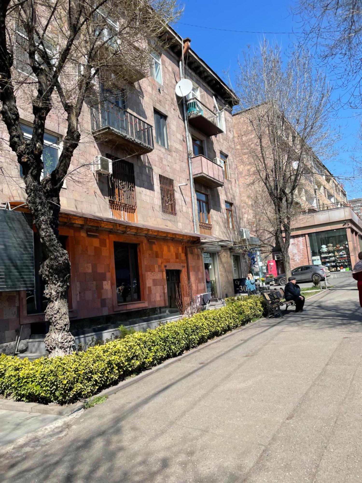 Komitas Apartement Yerevan Exterior photo